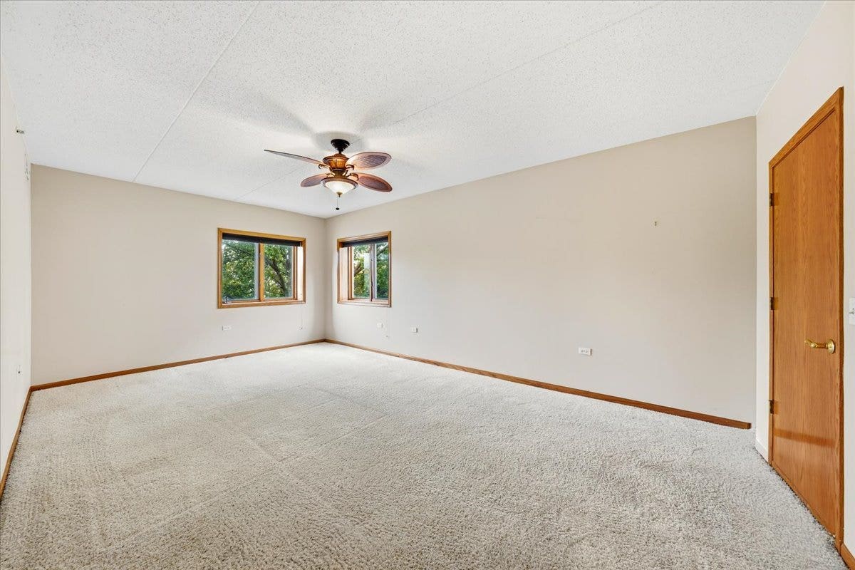 18550 Pine Lake Drive, #1a, Tinley Park, IL 60477
