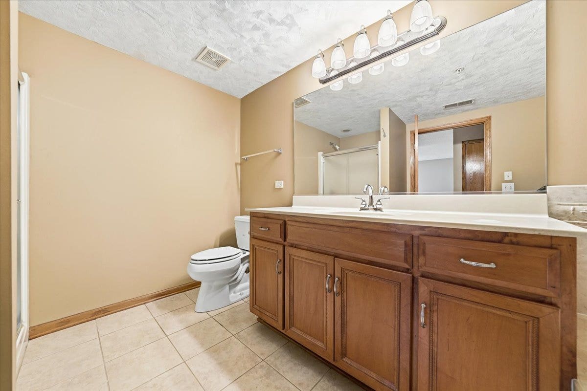 18550 Pine Lake Drive, #1a, Tinley Park, IL 60477