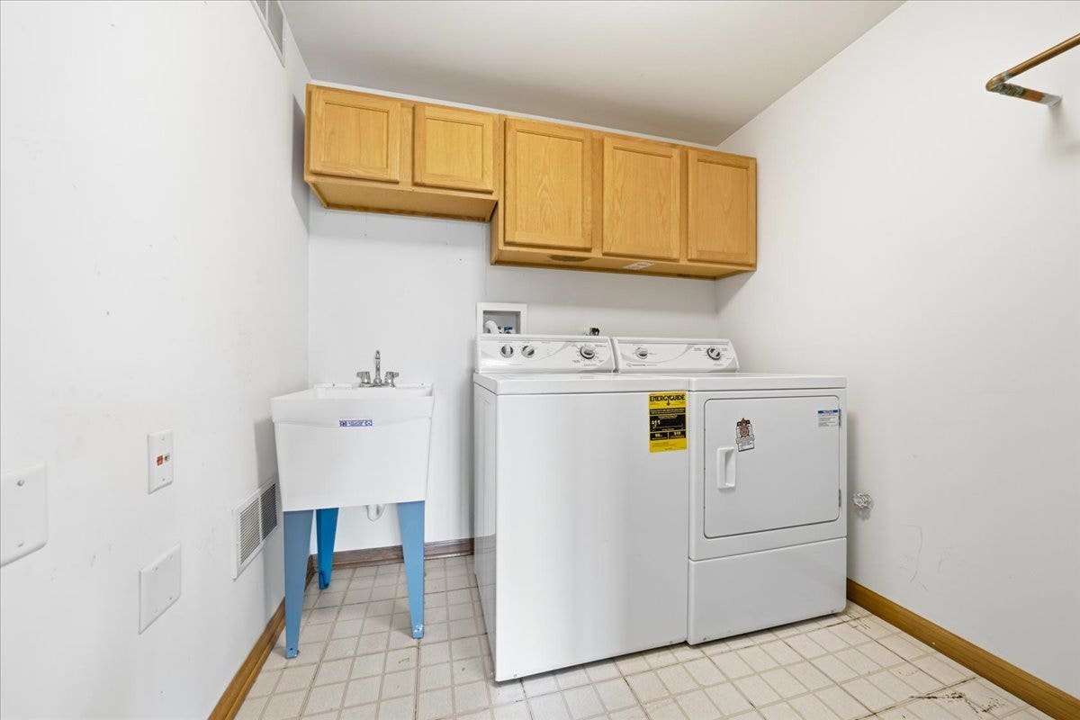 18550 Pine Lake Drive, #1a, Tinley Park, IL 60477