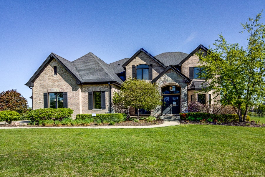Property photo for 23296 Sunburst Point, Frankfort, IL