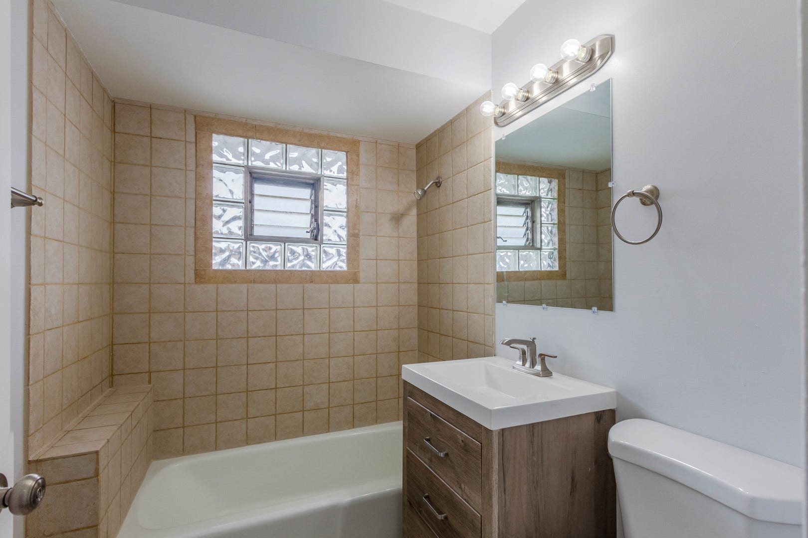 9825 El Cameno Lane, Orland Park, IL 60462 9825 El Cameno Lane, Orland Park, IL 60462