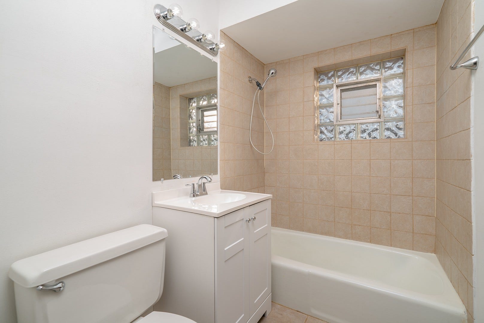 9825 El Cameno Lane, Orland Park, IL 60462 9825 El Cameno Lane, Orland Park, IL 60462