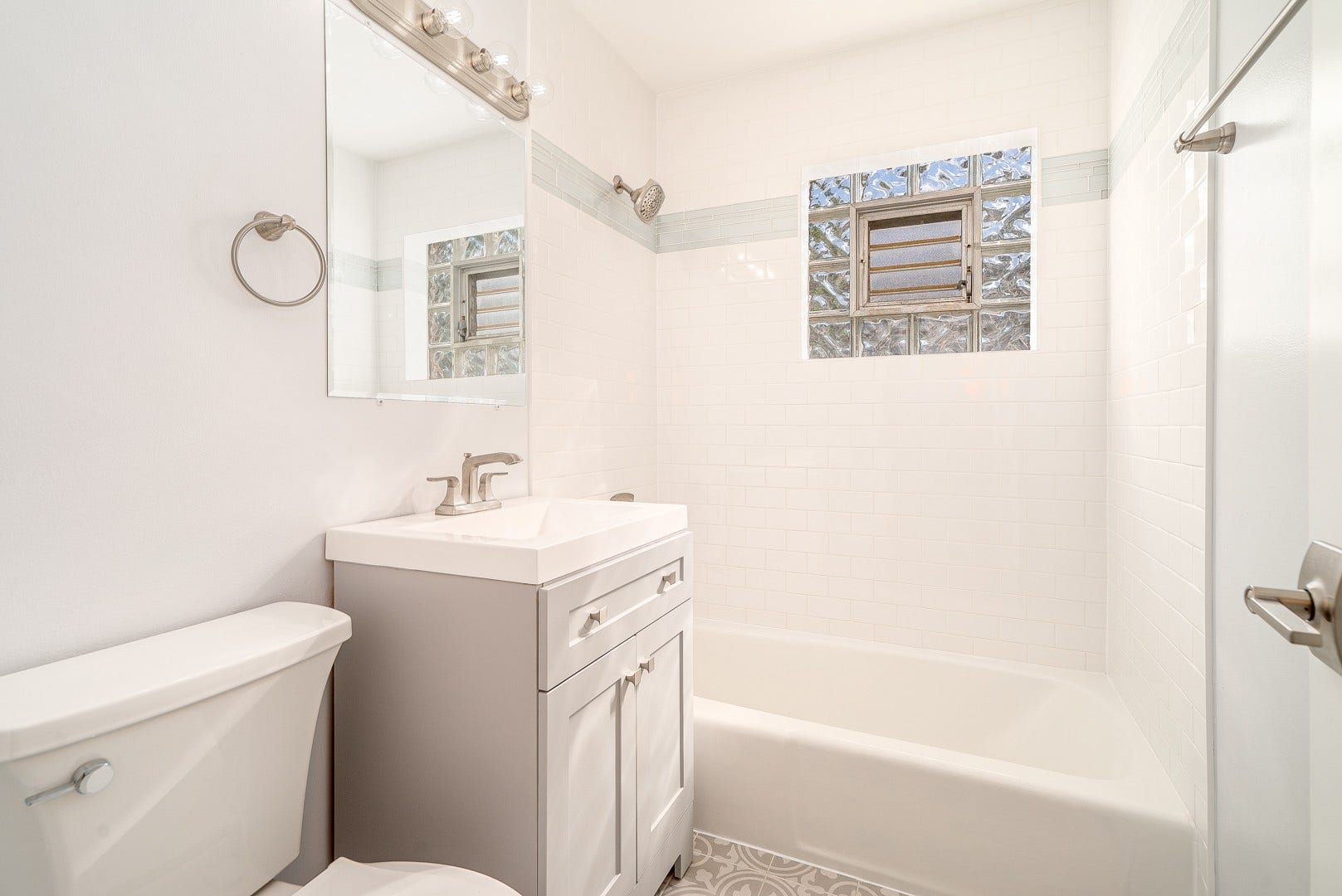 9825 El Cameno Lane, Orland Park, IL 60462 9825 El Cameno Lane, Orland Park, IL 60462