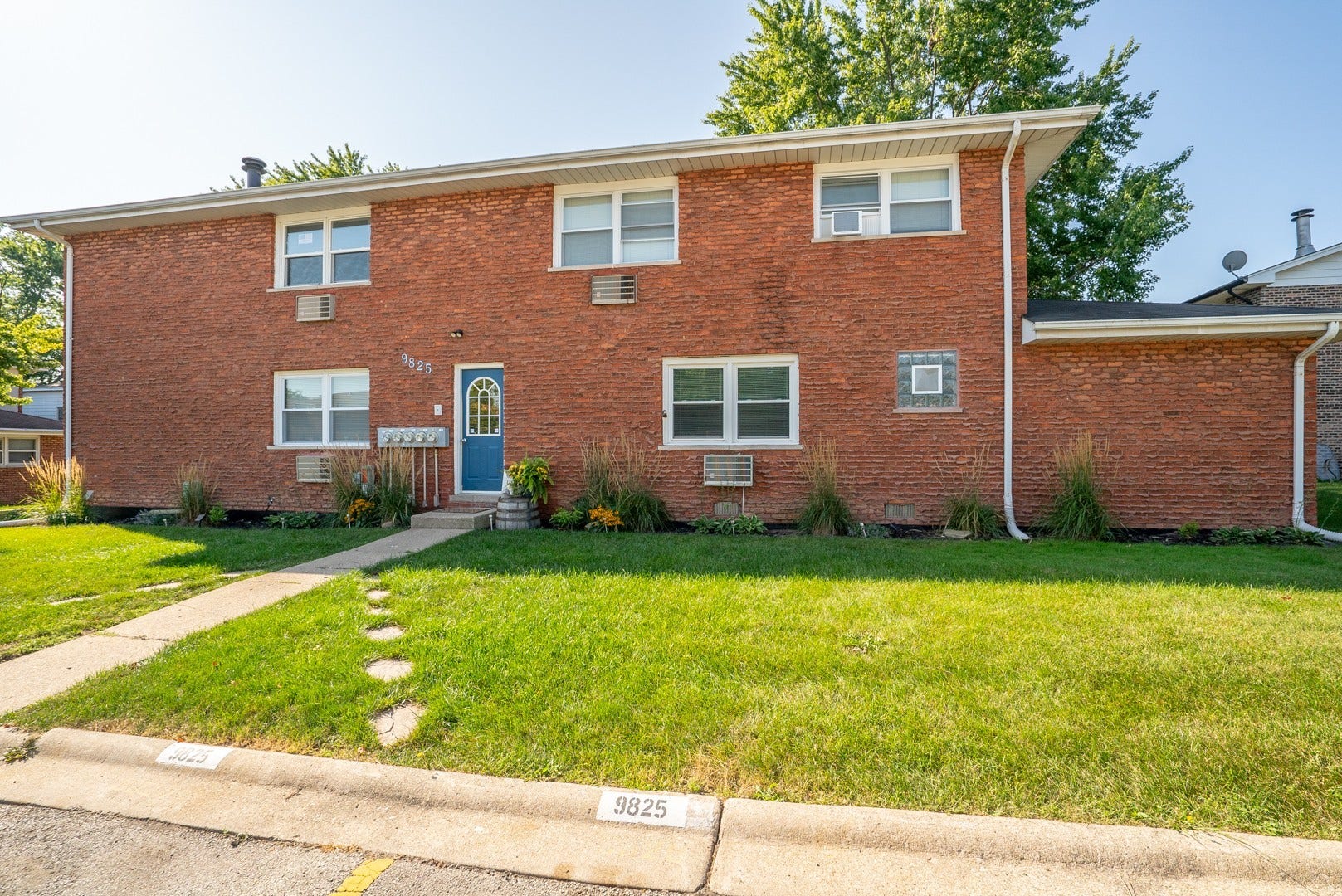 9825 El Cameno Lane, Orland Park, IL 60462 9825 El Cameno Lane, Orland Park, IL 60462