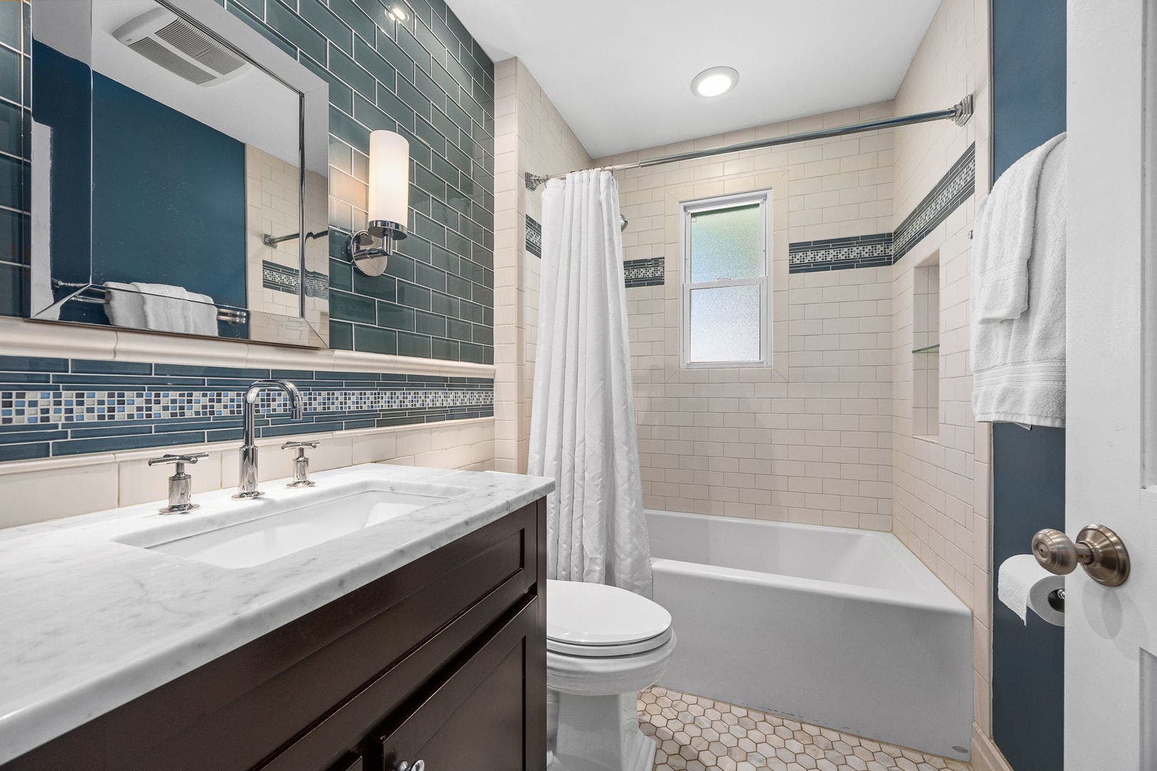 1937 Hitchcock Avenue, Downers Grove, IL 60515 1937 Hitchcock Avenue, Downers Grove, IL 60515