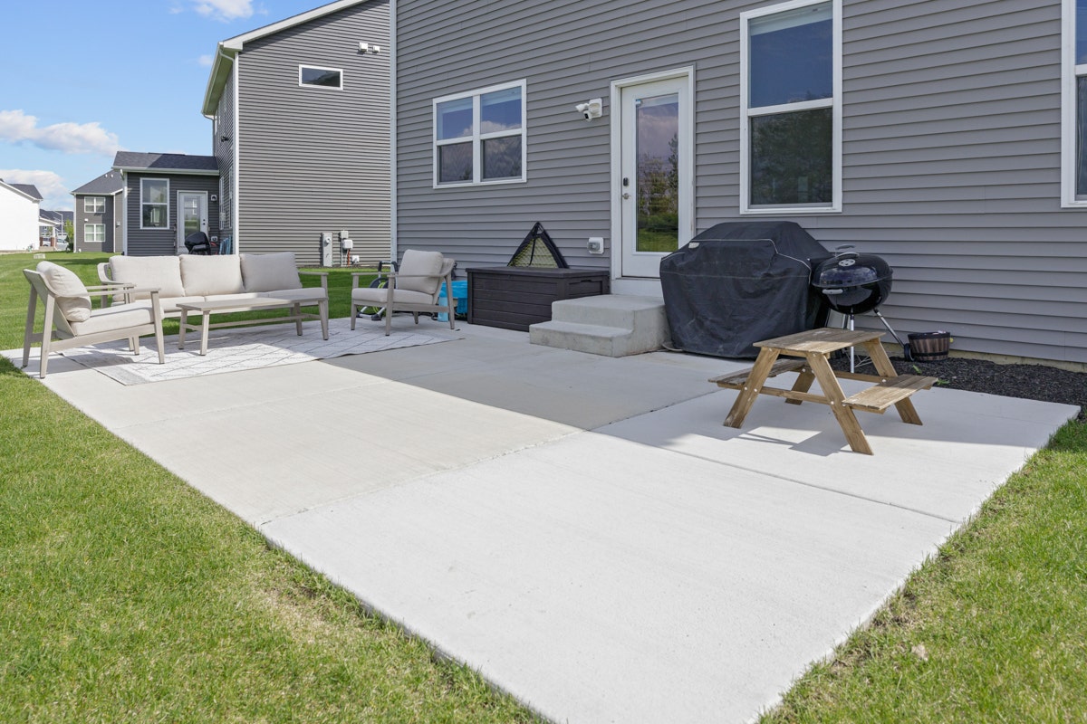 2116 Bent Grass Way, Bolingbrook, IL 60490 2116 Bent Grass Way, Bolingbrook, IL 60490
