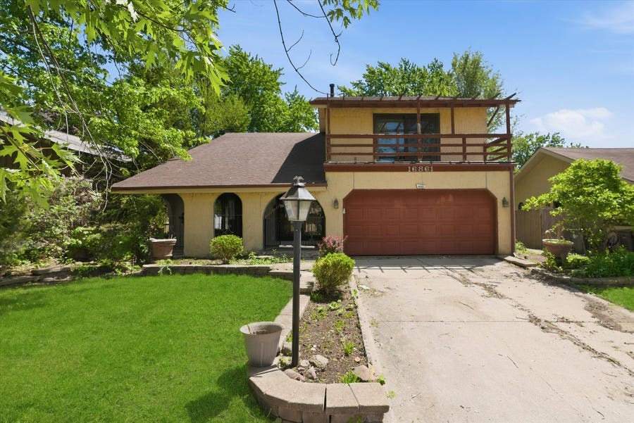 Property photo for 16861 Thackery Avenue, Oak Forest, IL