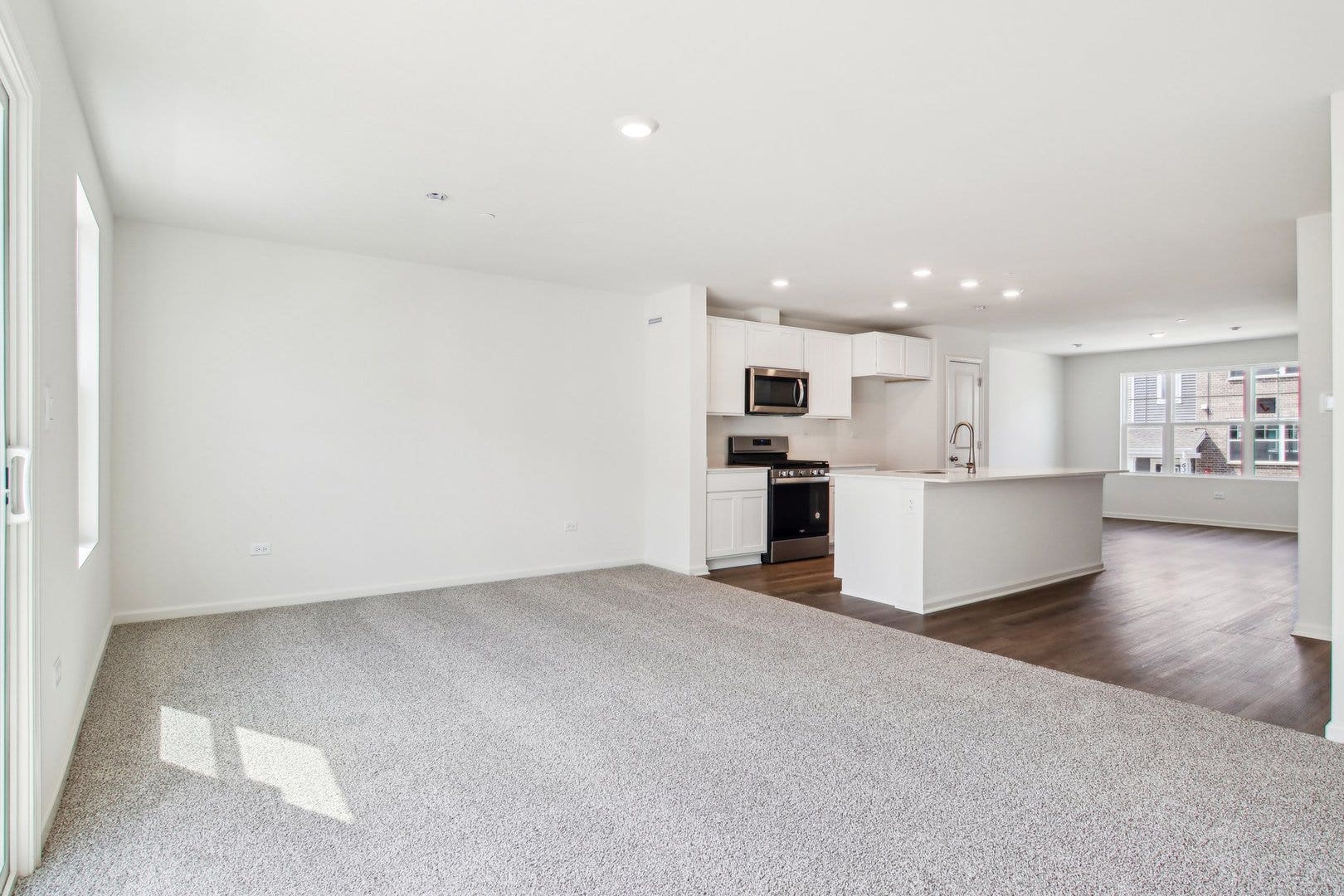 6393 Ulster Drive, Tinley Park, IL 60477 6393 Ulster Drive, Tinley Park, IL 60477