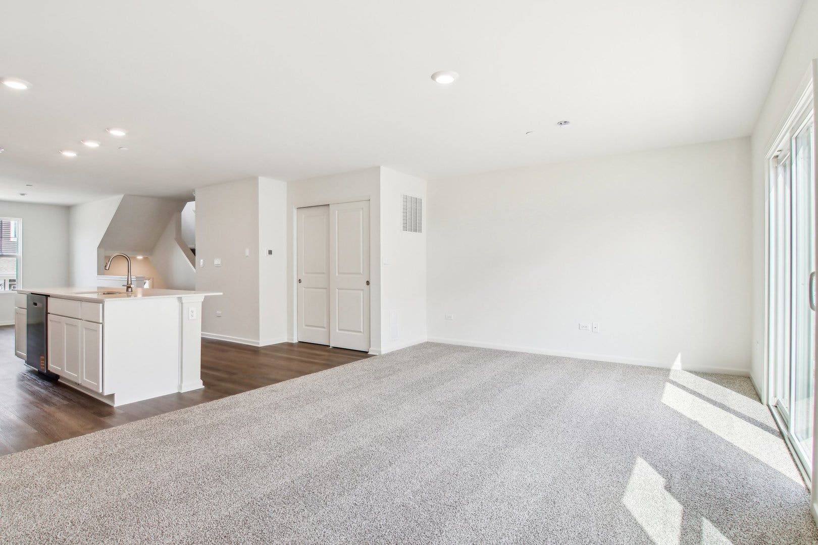 6393 Ulster Drive, Tinley Park, IL 60477 6393 Ulster Drive, Tinley Park, IL 60477