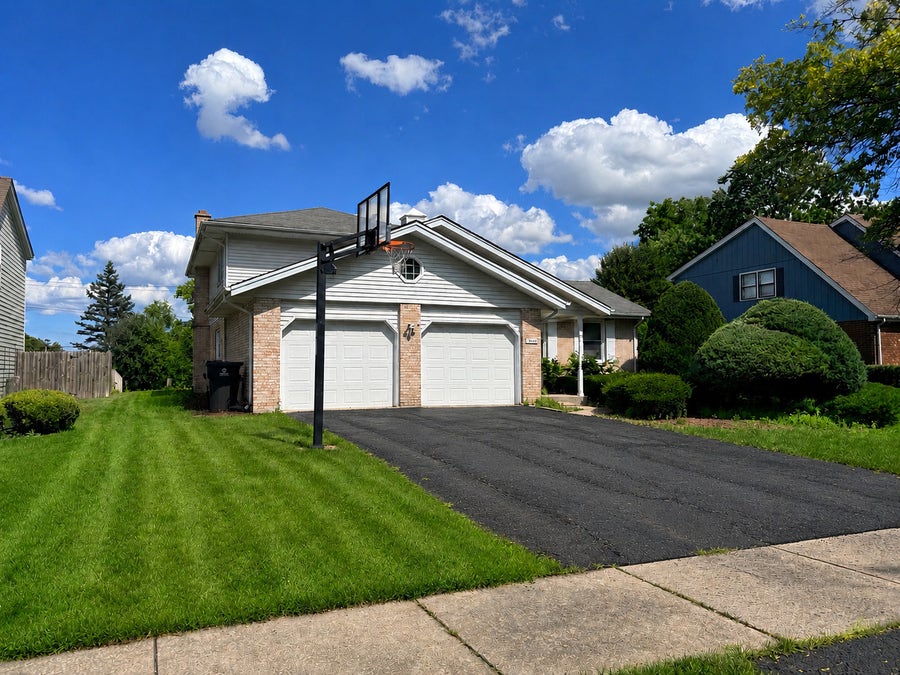 Property photo for 1613 Tina Lane, Flossmoor, IL