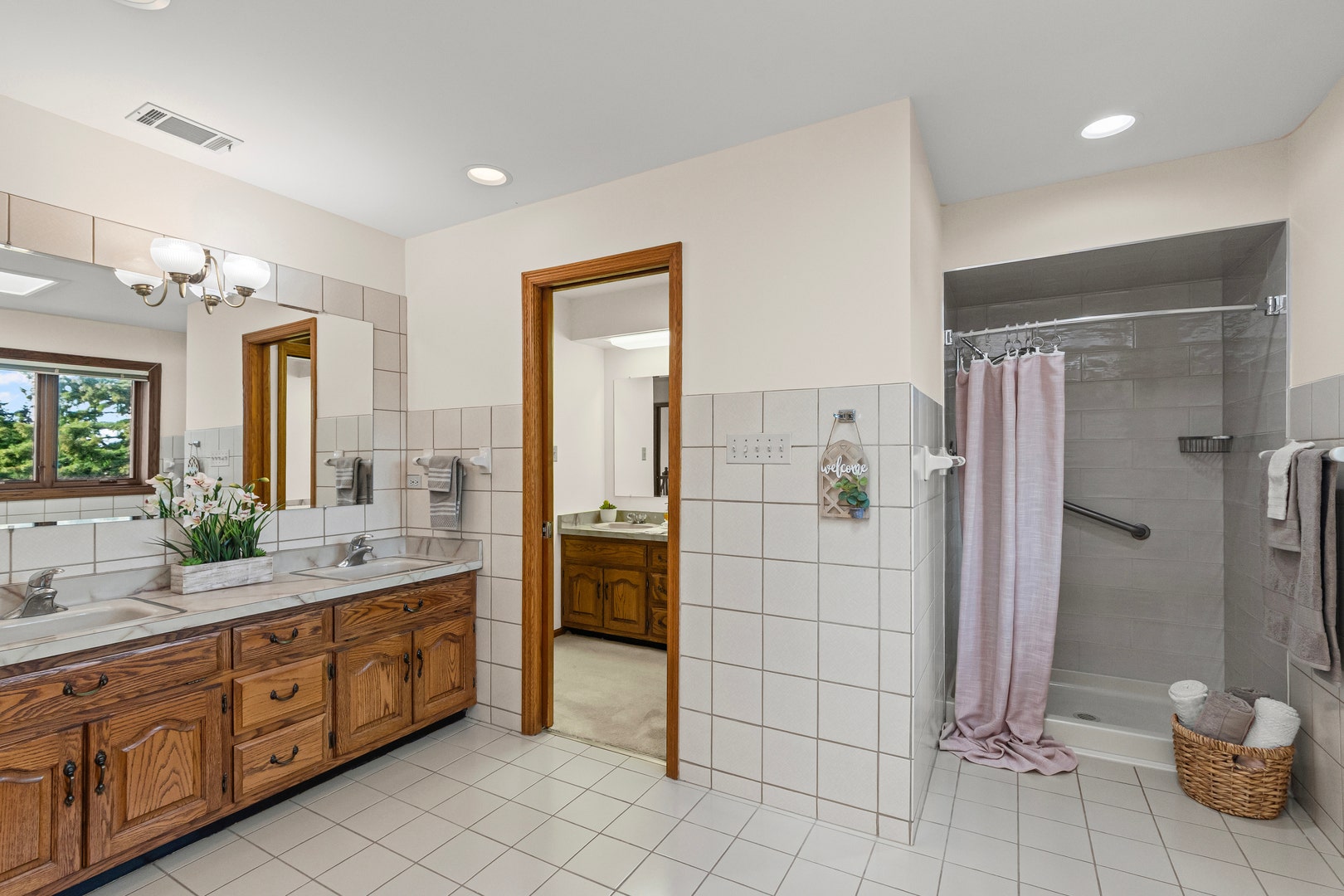 8115 Pluskota Drive, Orland Park, IL 60462 8115 Pluskota Drive, Orland Park, IL 60462