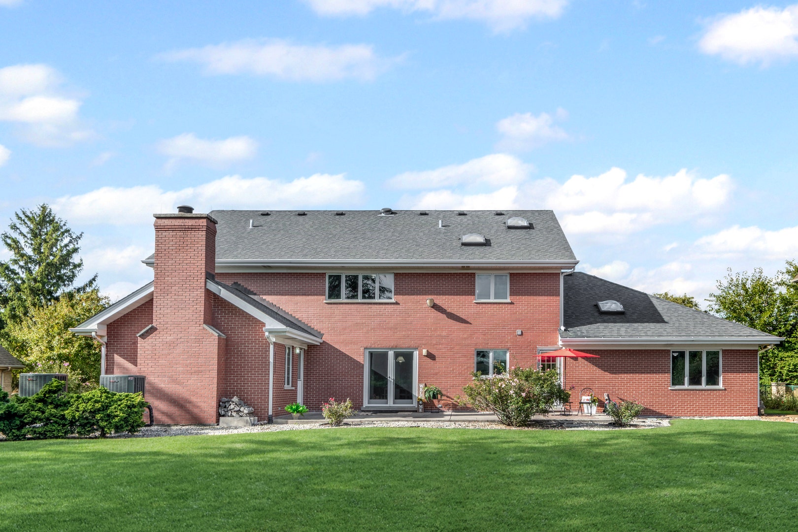 8115 Pluskota Drive, Orland Park, IL 60462 8115 Pluskota Drive, Orland Park, IL 60462
