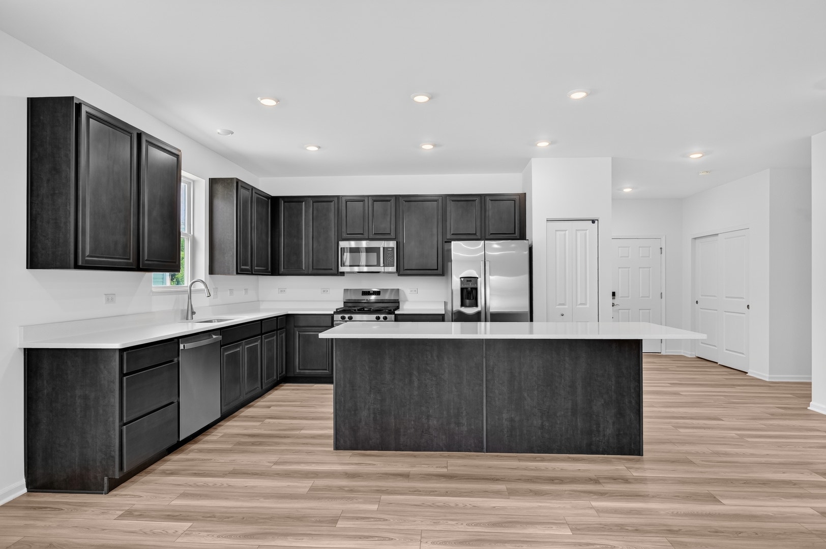 373 Cottrell Lane, Aurora, IL 60506 373 Cottrell Lane, Aurora, IL 60506