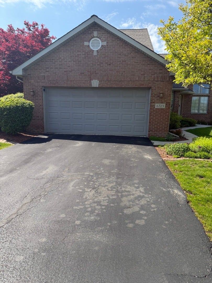 6723 Pondview Drive, Tinley Park, IL 60477 6723 Pondview Drive, Tinley Park, IL 60477