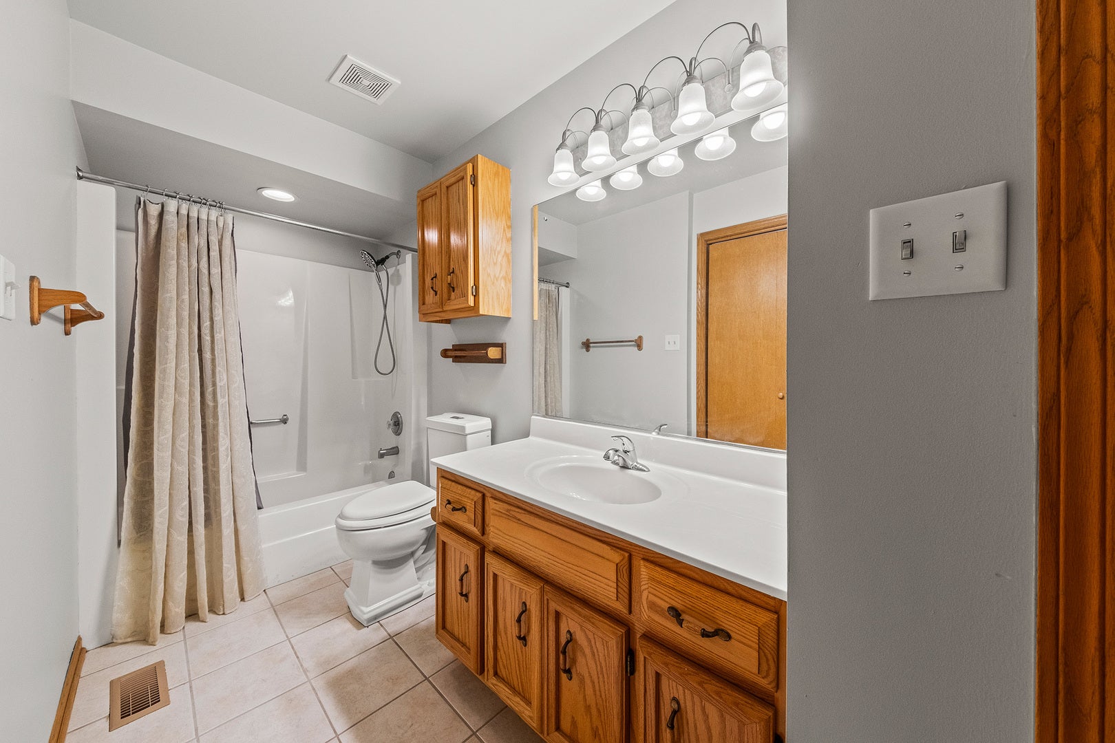 27106 S Fountainview Drive, Crete, IL 60417 27106 S Fountainview Drive, Crete, IL 60417