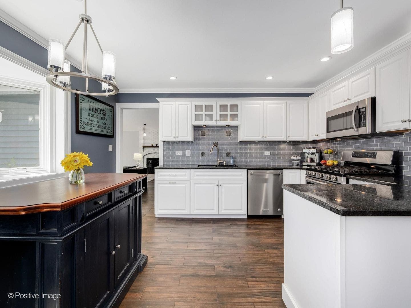 1525 Almond Court, Downers Grove, IL 60515 1525 Almond Court, Downers Grove, IL 60515