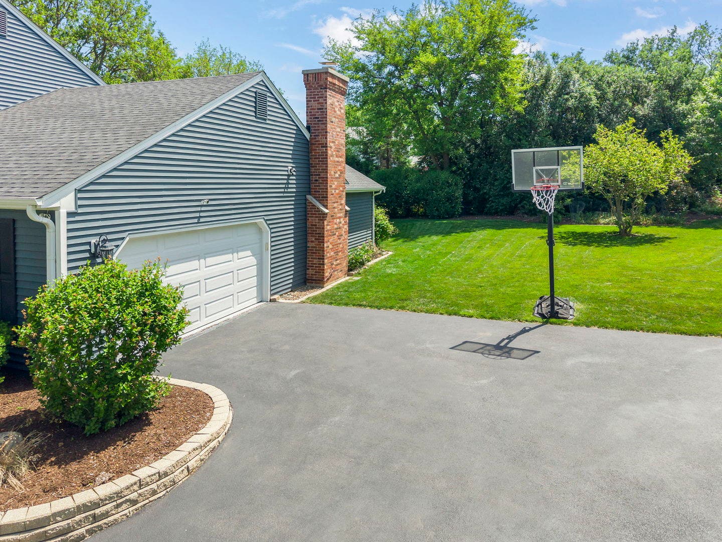 1525 Almond Court, Downers Grove, IL 60515 1525 Almond Court, Downers Grove, IL 60515