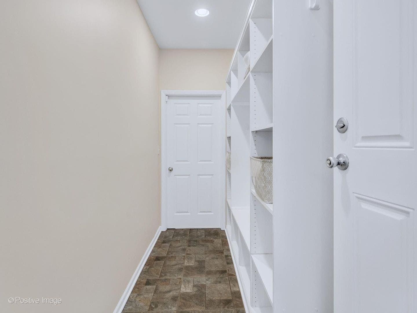 1525 Almond Court, Downers Grove, IL 60515 1525 Almond Court, Downers Grove, IL 60515