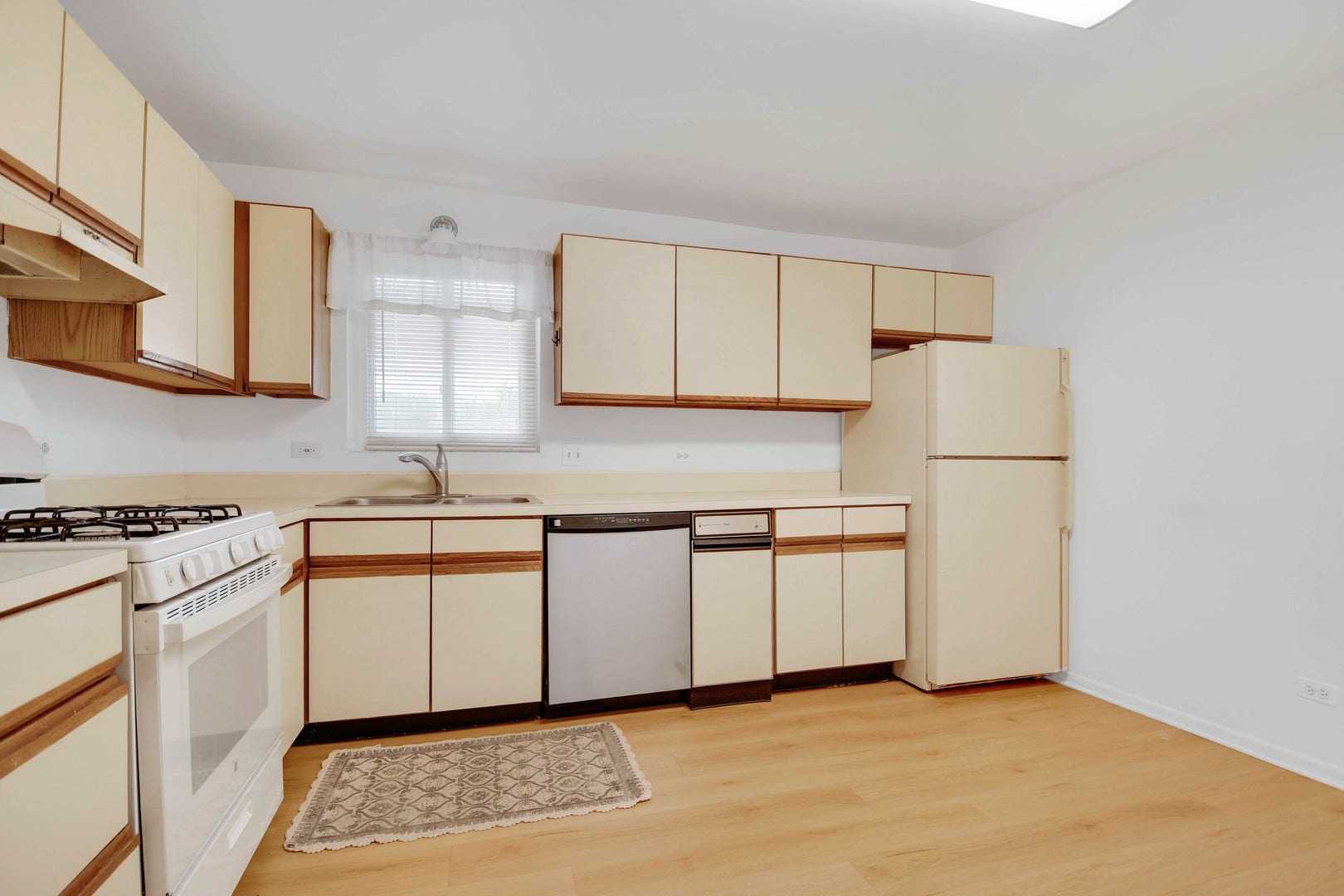 5960 Lake Bluff Drive, #302, Tinley Park, IL 60477 5960 Lake Bluff Drive, #302, Tinley Park, IL 60477
