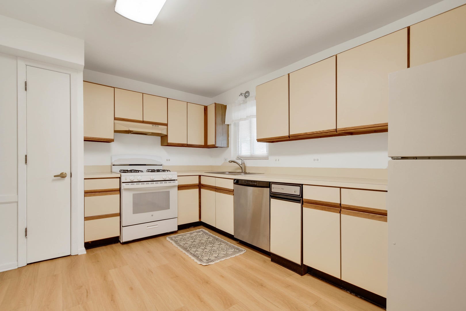 5960 Lake Bluff Drive, #302, Tinley Park, IL 60477 5960 Lake Bluff Drive, #302, Tinley Park, IL 60477