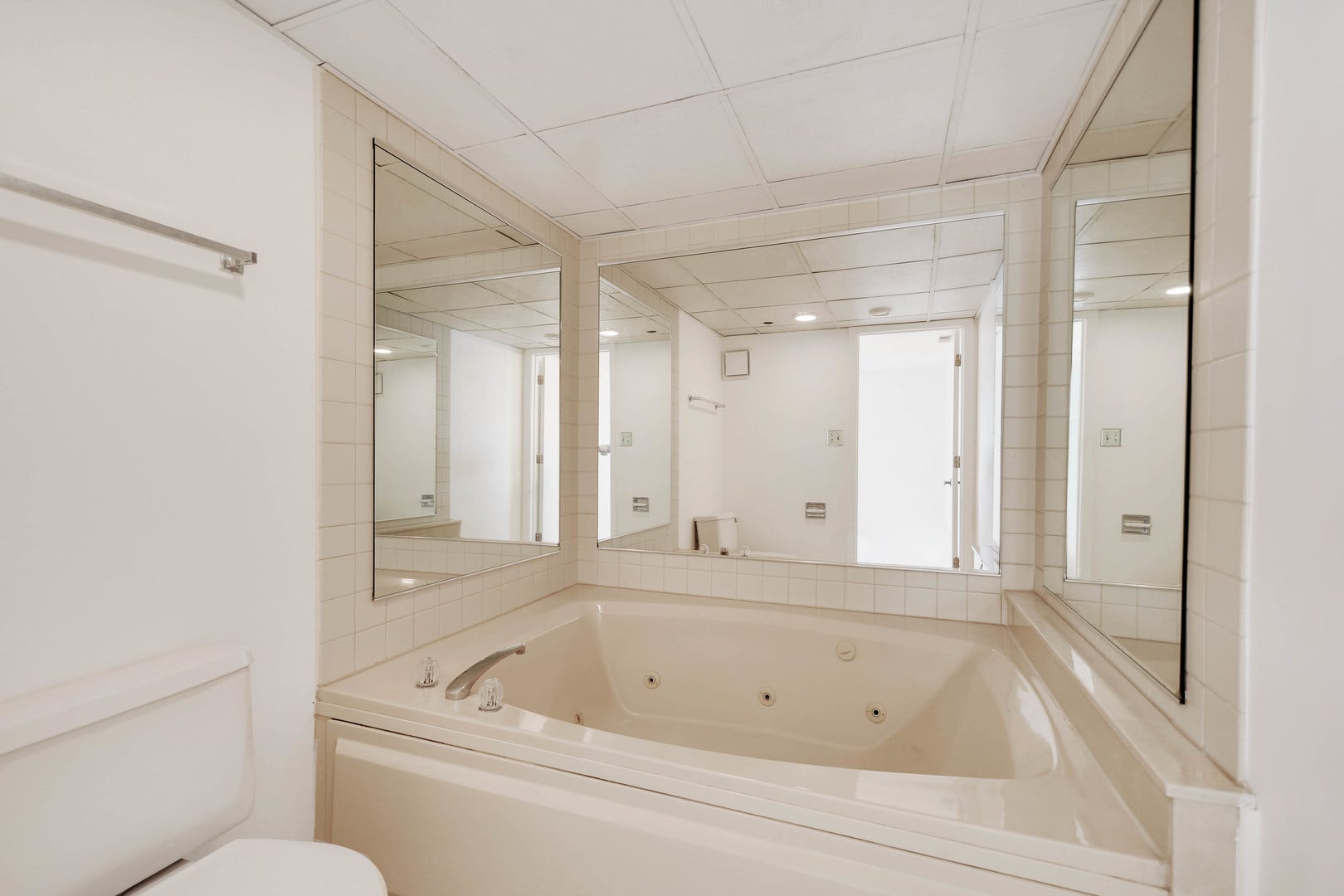 5960 Lake Bluff Drive, #302, Tinley Park, IL 60477 5960 Lake Bluff Drive, #302, Tinley Park, IL 60477