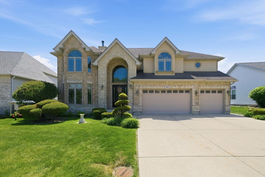 Property photo for 651 Anne Lane, Bolingbrook, IL