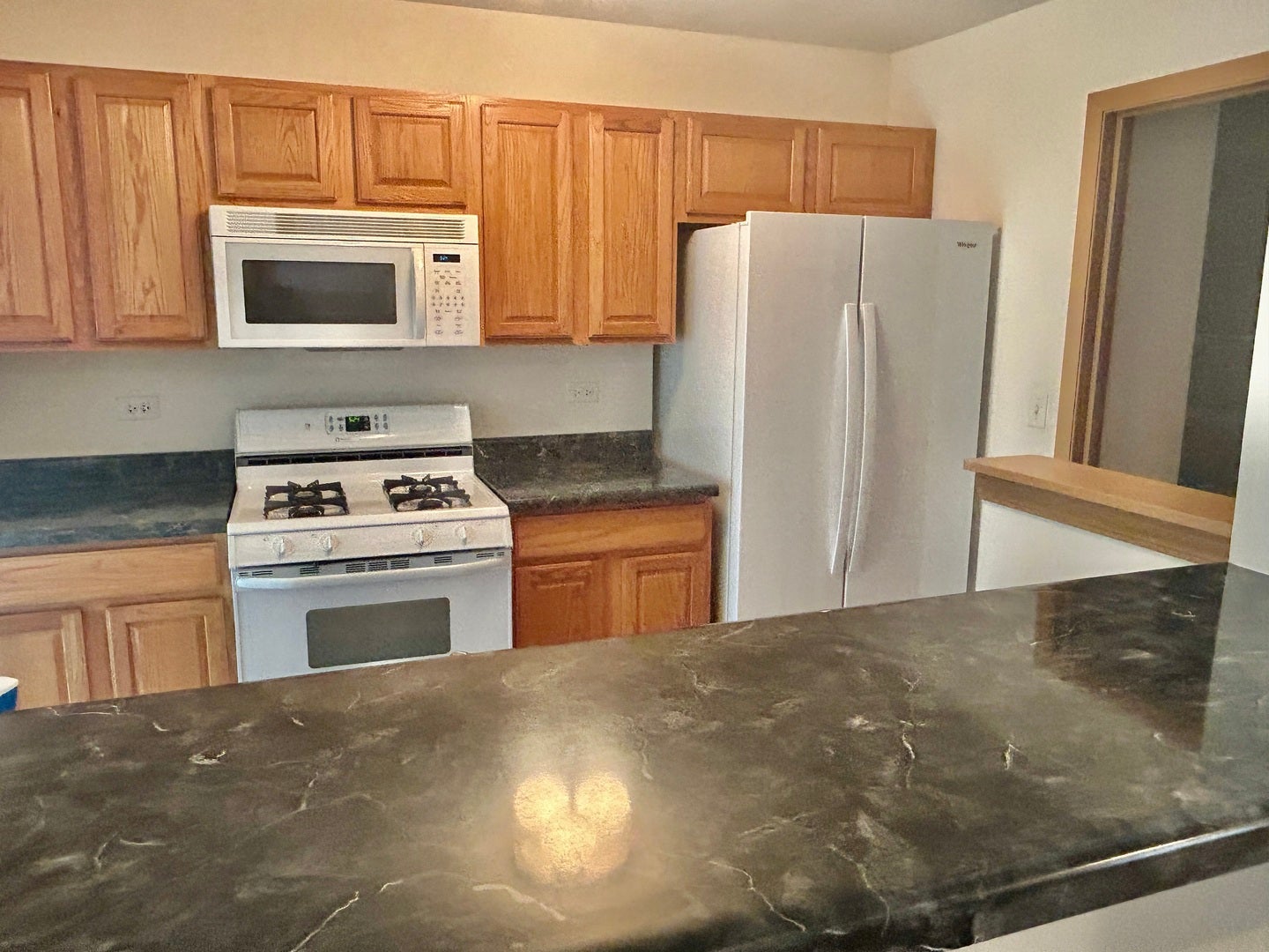 2482 Stoughton Circle, Aurora, IL 60502 2482 Stoughton Circle, Aurora, IL 60502