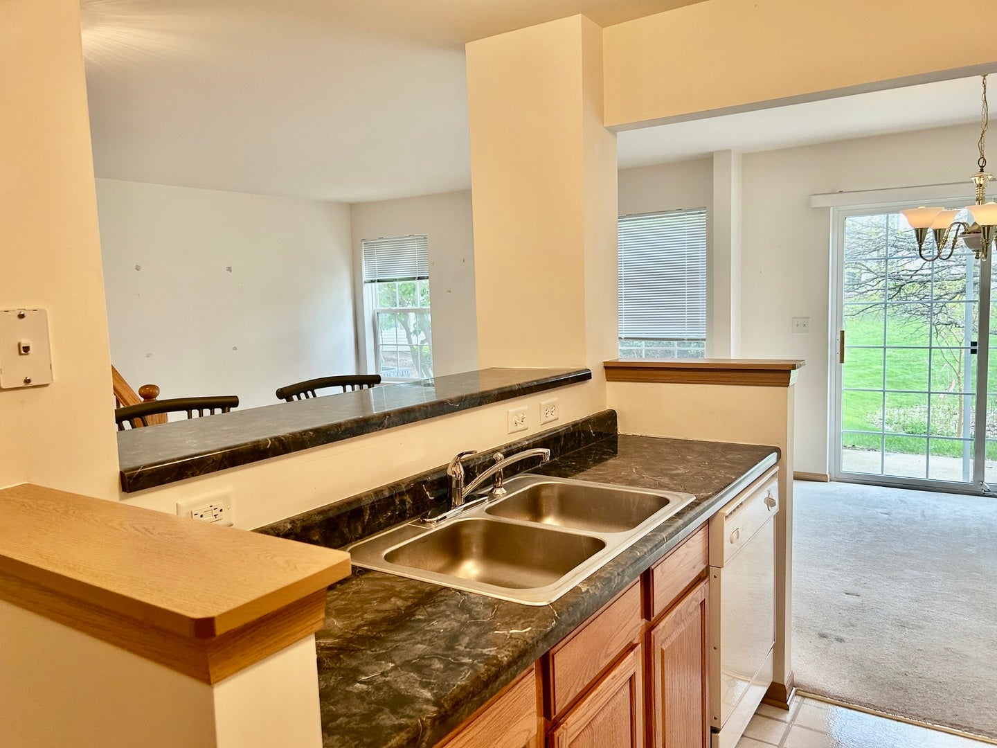 2482 Stoughton Circle, Aurora, IL 60502 2482 Stoughton Circle, Aurora, IL 60502