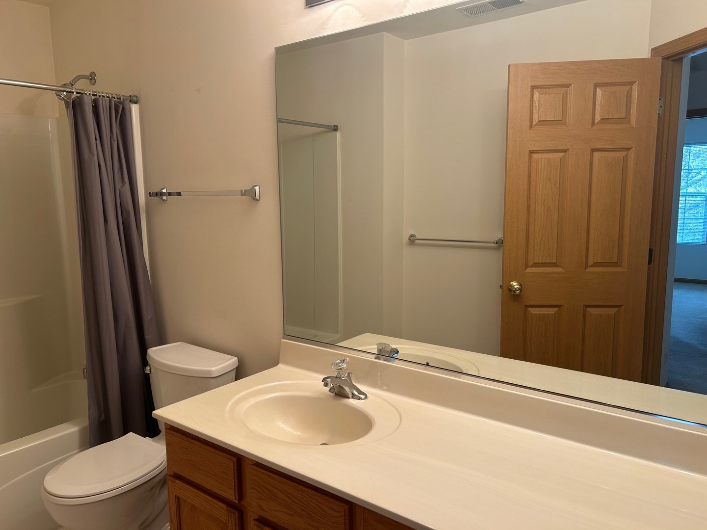 2482 Stoughton Circle, Aurora, IL 60502 2482 Stoughton Circle, Aurora, IL 60502