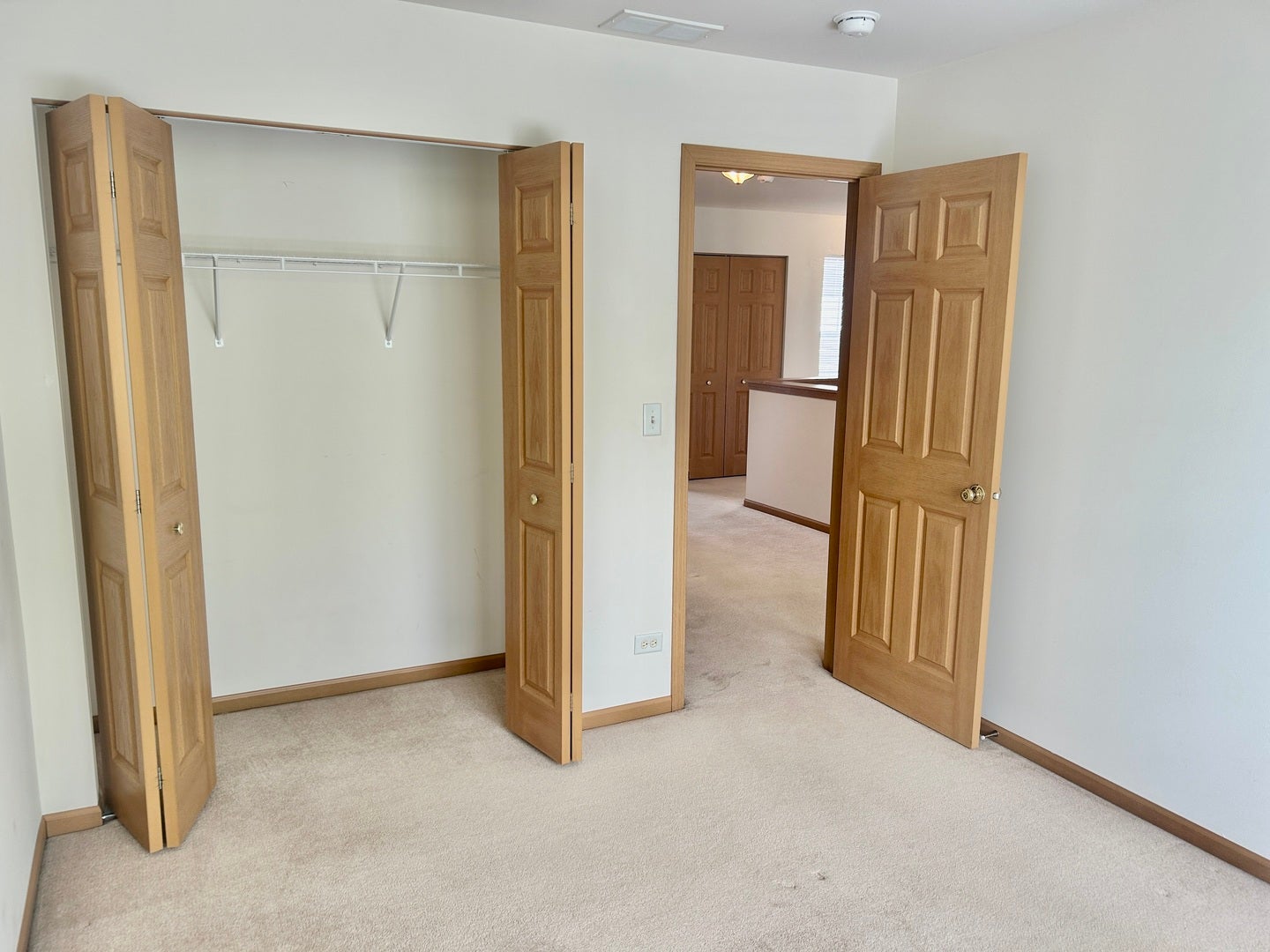 2482 Stoughton Circle, Aurora, IL 60502 2482 Stoughton Circle, Aurora, IL 60502