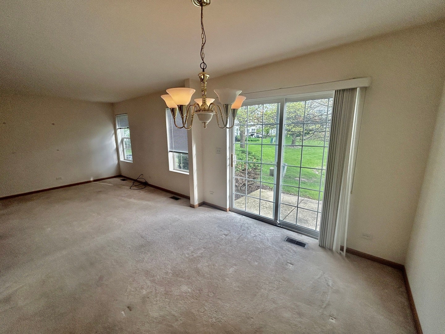 2482 Stoughton Circle, Aurora, IL 60502 2482 Stoughton Circle, Aurora, IL 60502