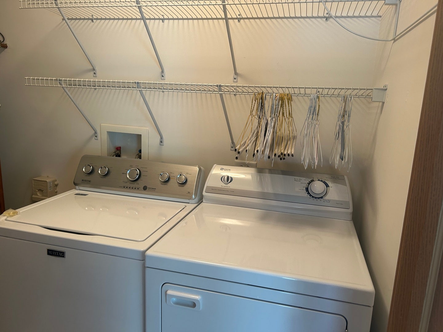 2482 Stoughton Circle, Aurora, IL 60502 2482 Stoughton Circle, Aurora, IL 60502
