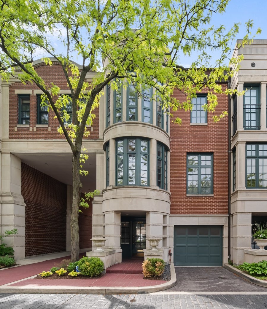 Property photo for 2650 N Southport Avenue, #F, Chicago, IL
