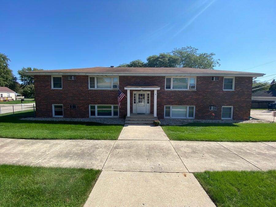 Property photo for 275 E Prairie Street, Manhattan, IL