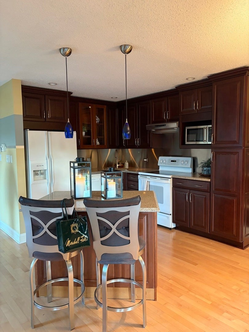15817 Orlan Brook Drive, #35, Orland Park, IL 60462
