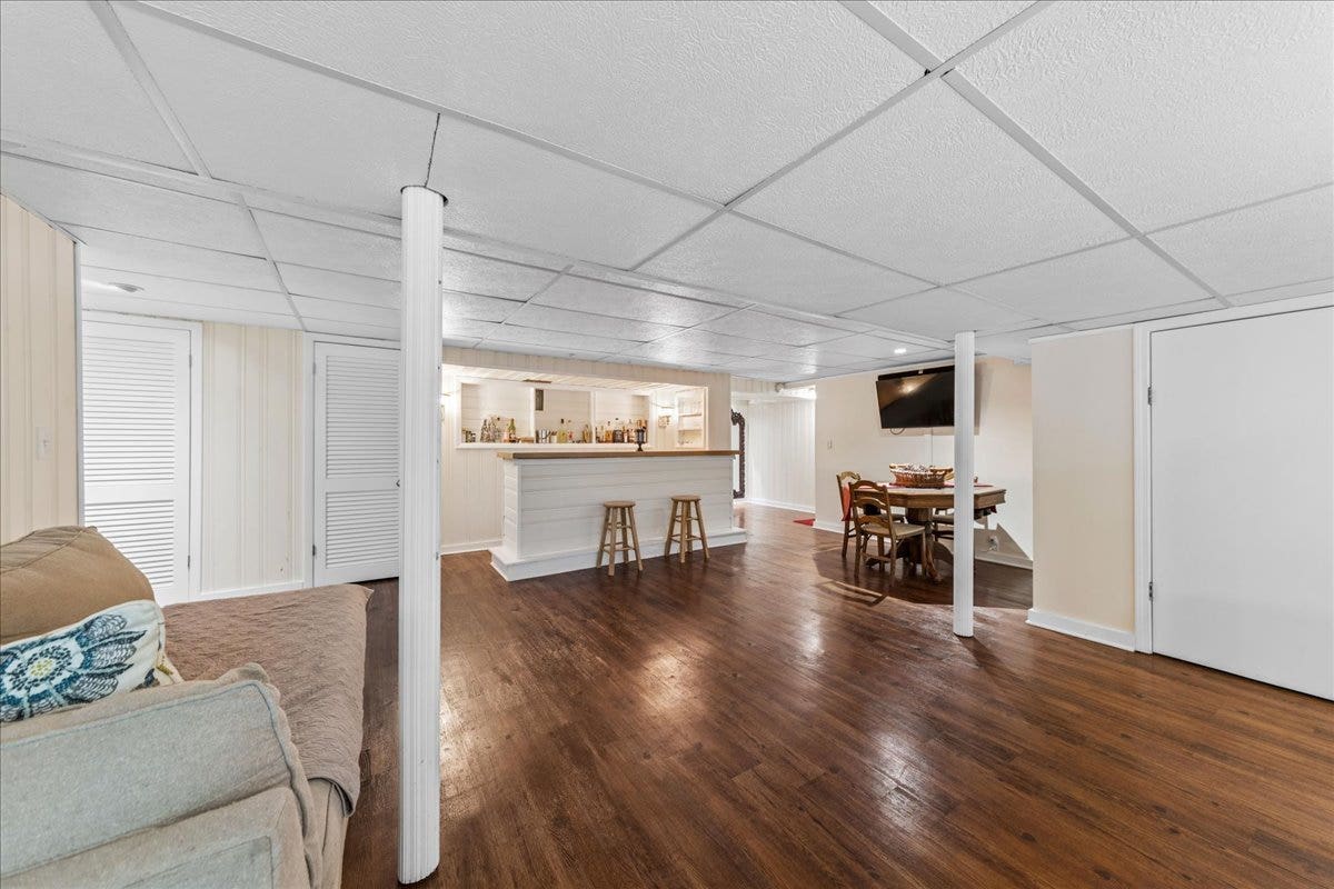 2244 Country Knoll Lane, Elgin, IL 60123 2244 Country Knoll Lane, Elgin, IL 60123