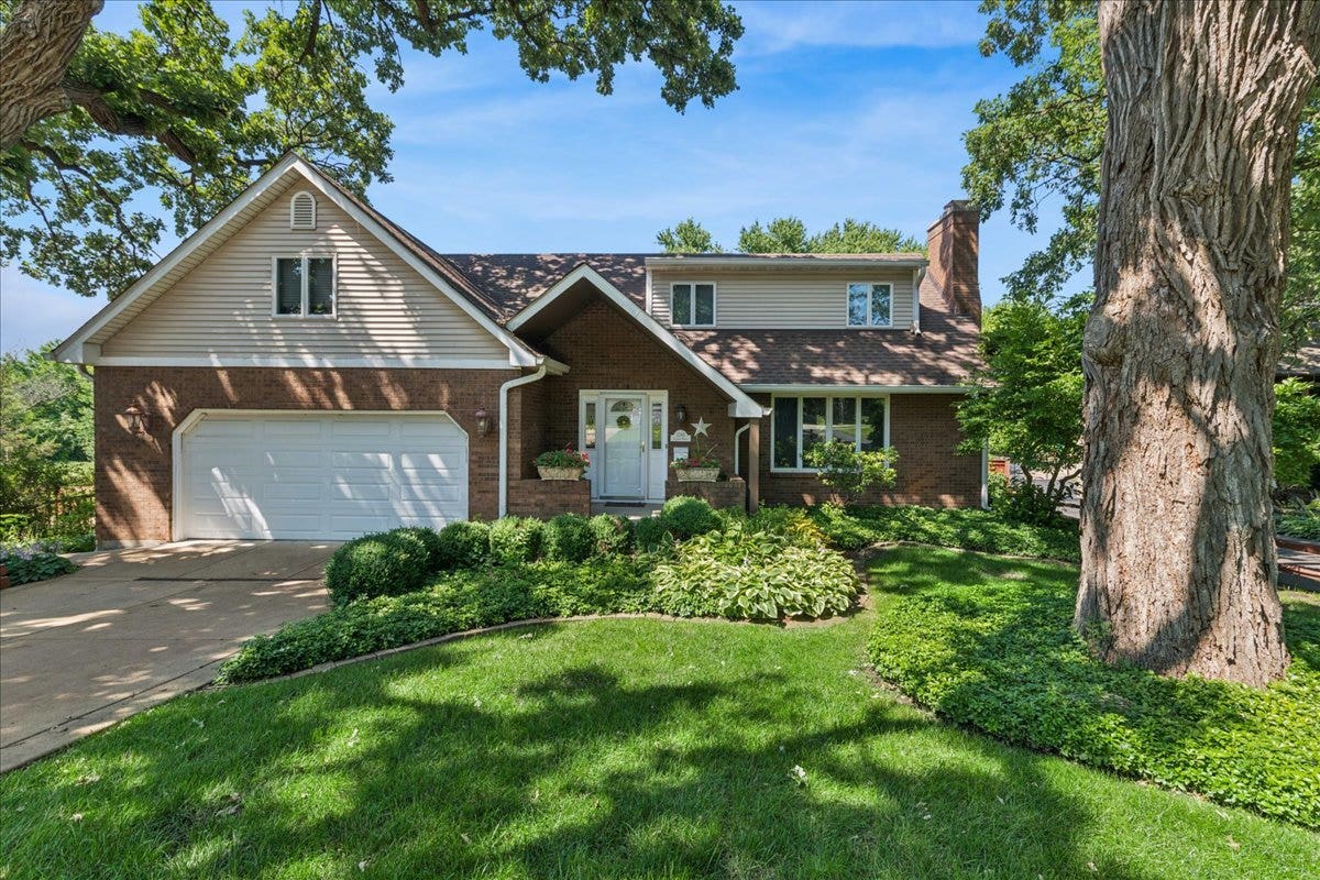 2244 Country Knoll Lane, Elgin, IL 60123 2244 Country Knoll Lane, Elgin, IL 60123