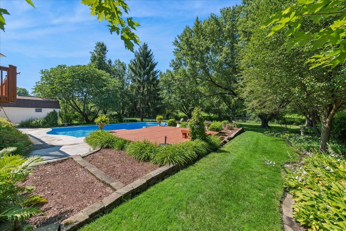 2244 Country Knoll Lane, Elgin, IL 60123 2244 Country Knoll Lane, Elgin, IL 60123