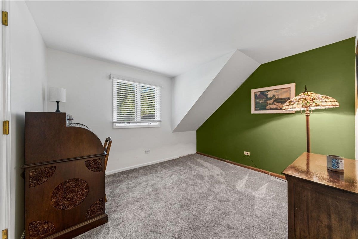 2244 Country Knoll Lane, Elgin, IL 60123 2244 Country Knoll Lane, Elgin, IL 60123