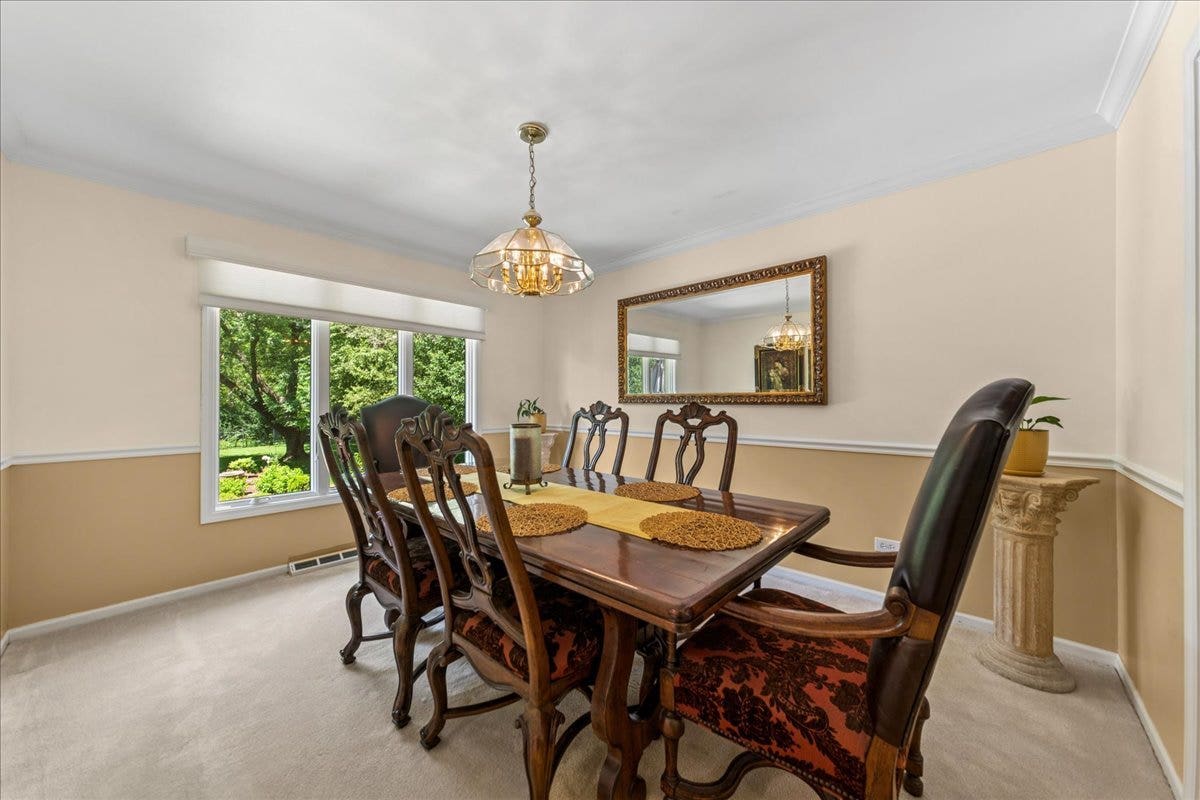 2244 Country Knoll Lane, Elgin, IL 60123 2244 Country Knoll Lane, Elgin, IL 60123