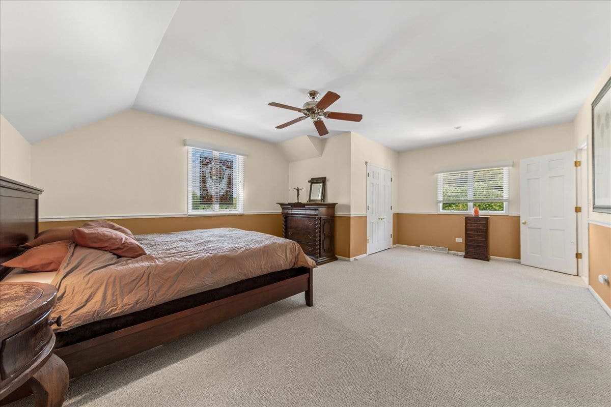 2244 Country Knoll Lane, Elgin, IL 60123 2244 Country Knoll Lane, Elgin, IL 60123