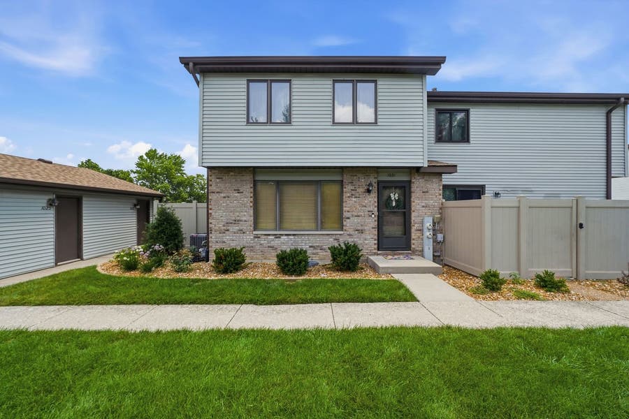 Property photo for 1031 Southgate Road, New Lenox, IL