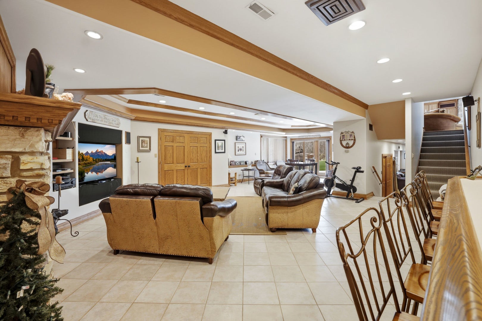 33 W Eureka Avenue, Lemont, IL 60439 33 W Eureka Avenue, Lemont, IL 60439