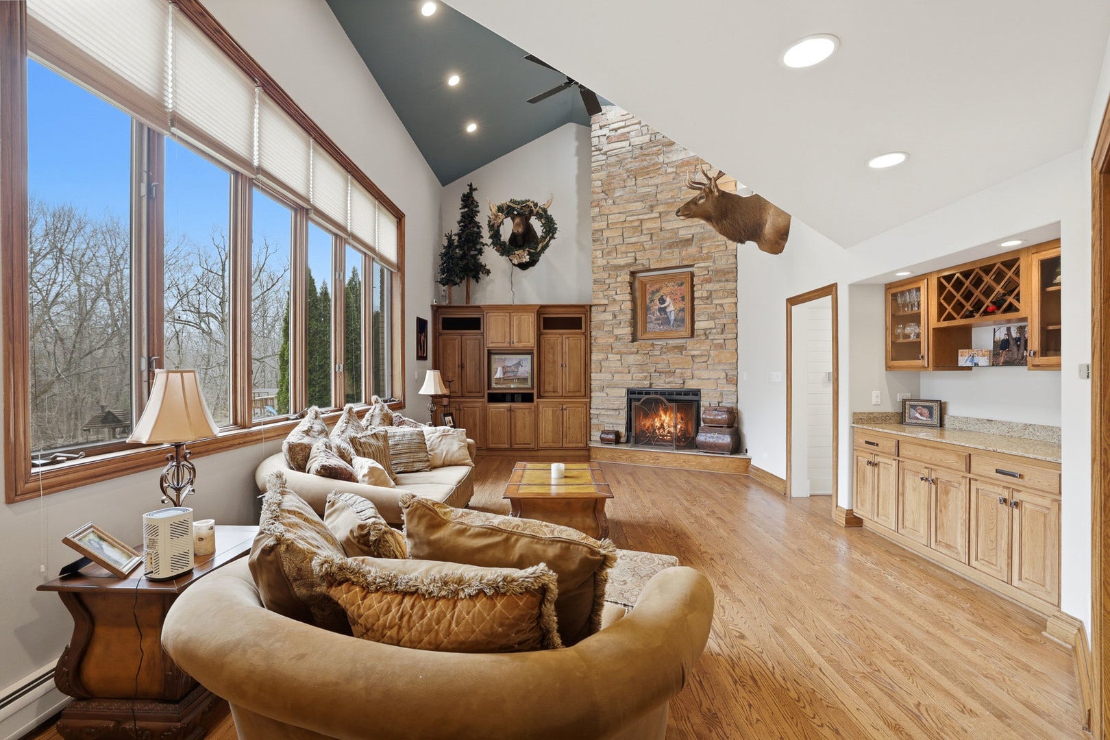33 W Eureka Avenue, Lemont, IL 60439 33 W Eureka Avenue, Lemont, IL 60439