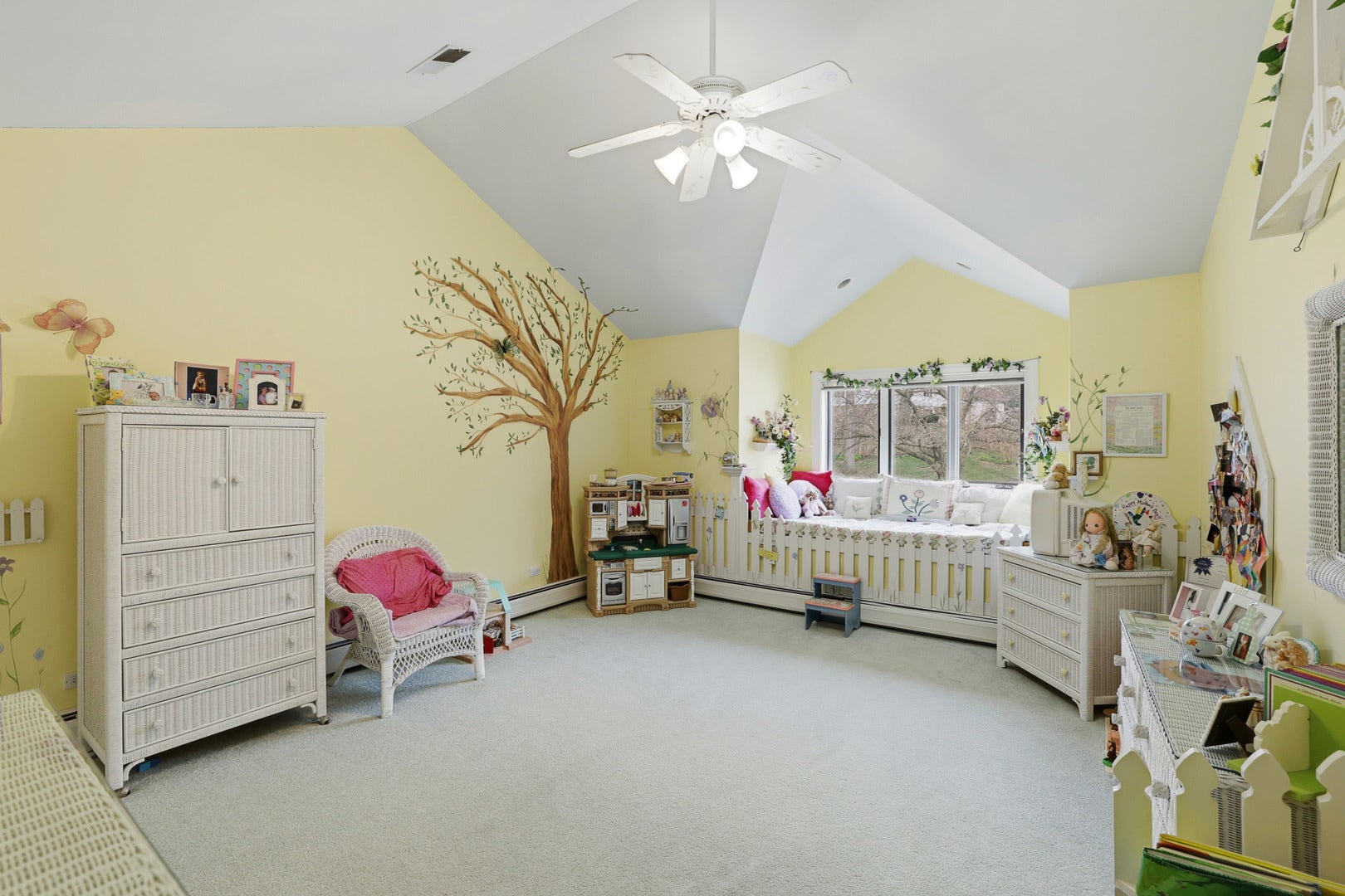 33 W Eureka Avenue, Lemont, IL 60439 33 W Eureka Avenue, Lemont, IL 60439