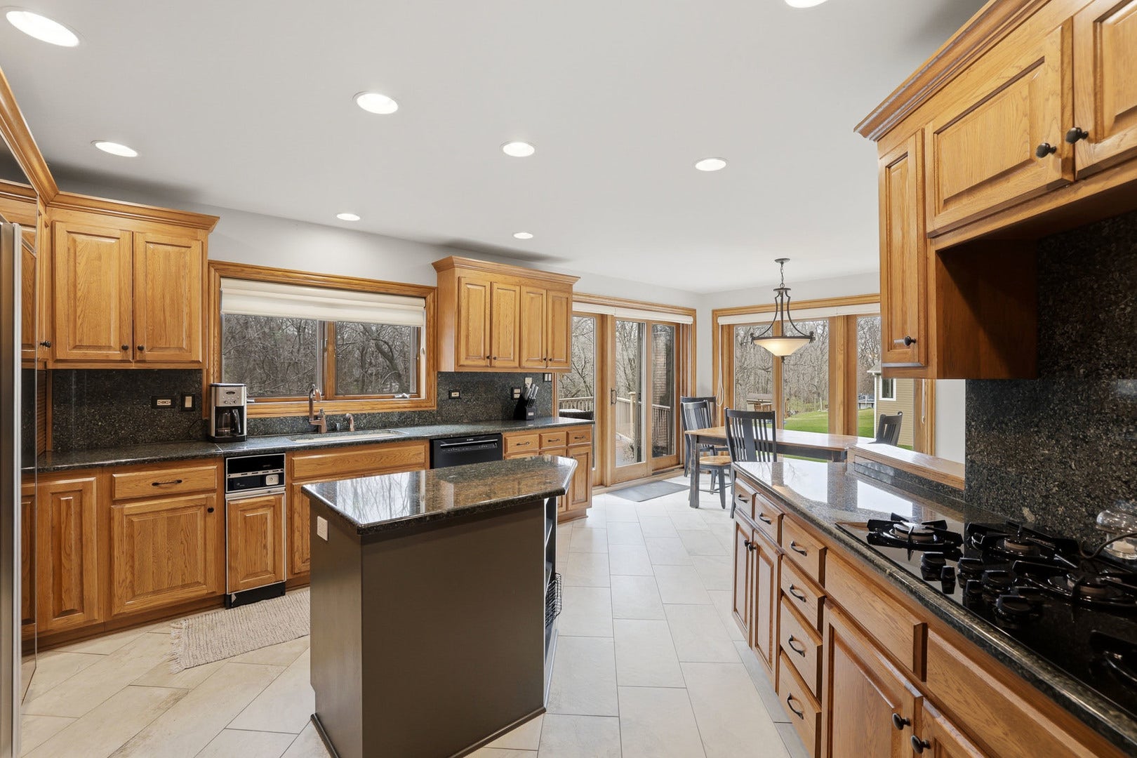 33 W Eureka Avenue, Lemont, IL 60439 33 W Eureka Avenue, Lemont, IL 60439