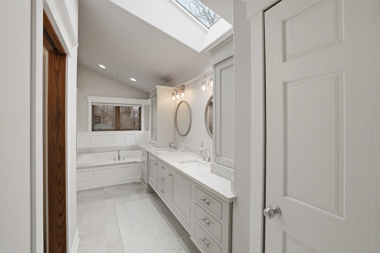 33 W Eureka Avenue, Lemont, IL 60439 33 W Eureka Avenue, Lemont, IL 60439