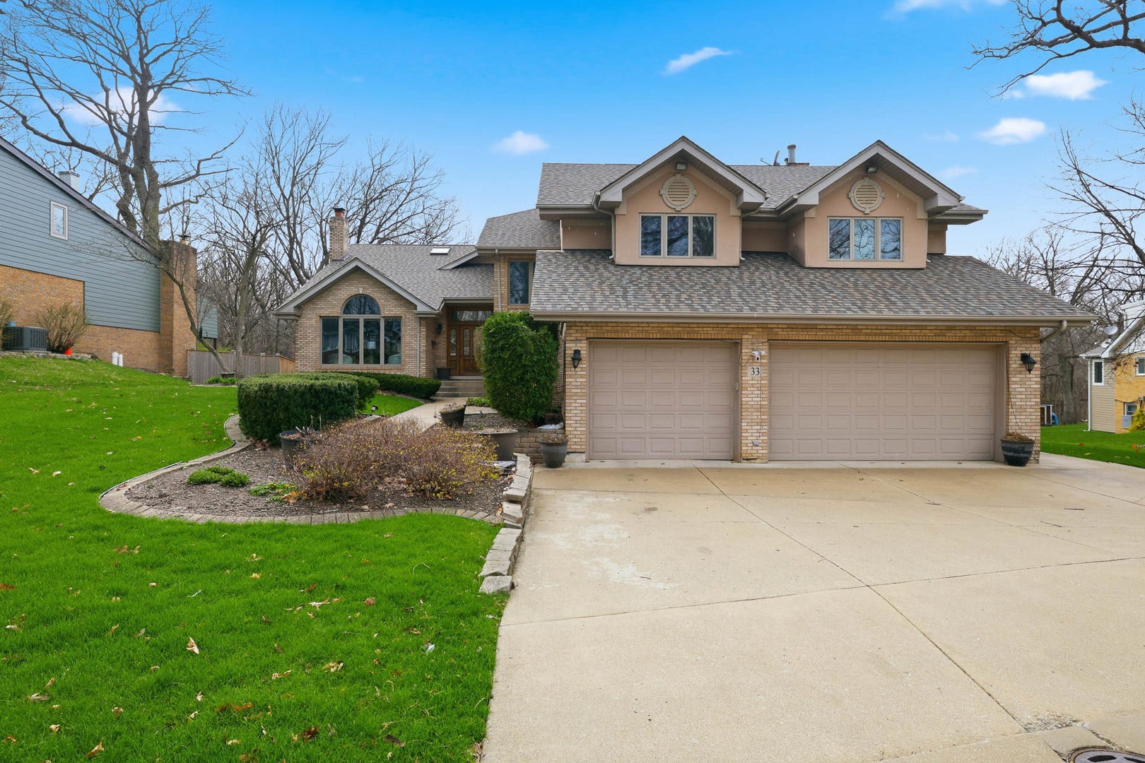 33 W Eureka Avenue, Lemont, IL 60439 33 W Eureka Avenue, Lemont, IL 60439