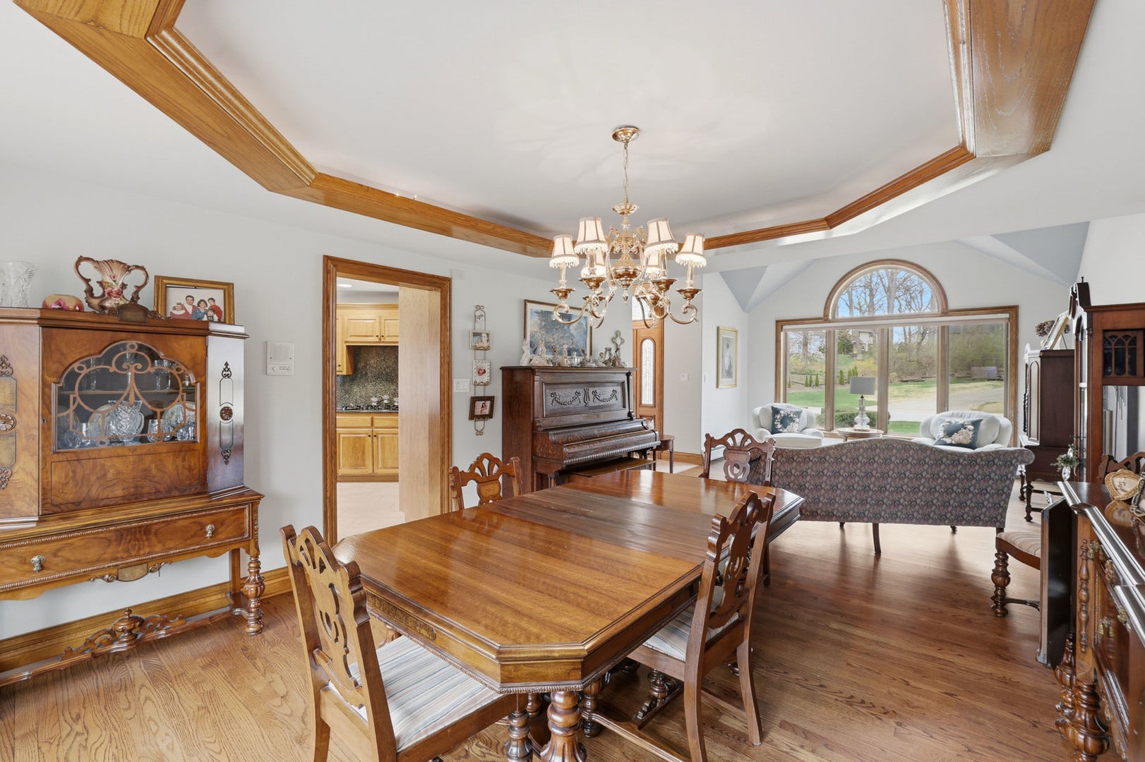 33 W Eureka Avenue, Lemont, IL 60439 33 W Eureka Avenue, Lemont, IL 60439