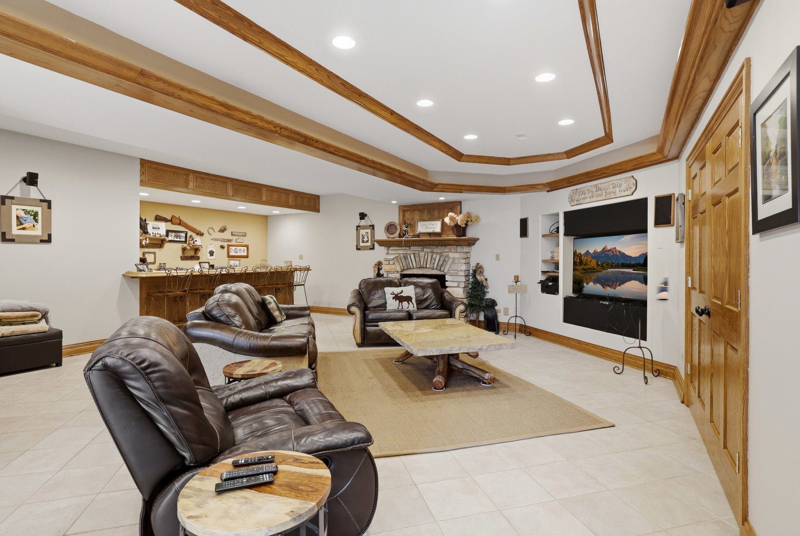 33 W Eureka Avenue, Lemont, IL 60439 33 W Eureka Avenue, Lemont, IL 60439